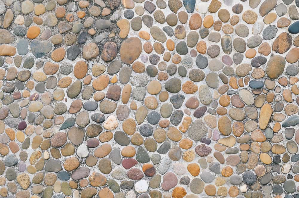 Fornecedor de pedras naturais: conheça as principais aplicações em piso externo